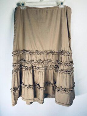 Ruffled Beige Tiered Skirt With Side Zipper Closure Womens Knee-Length